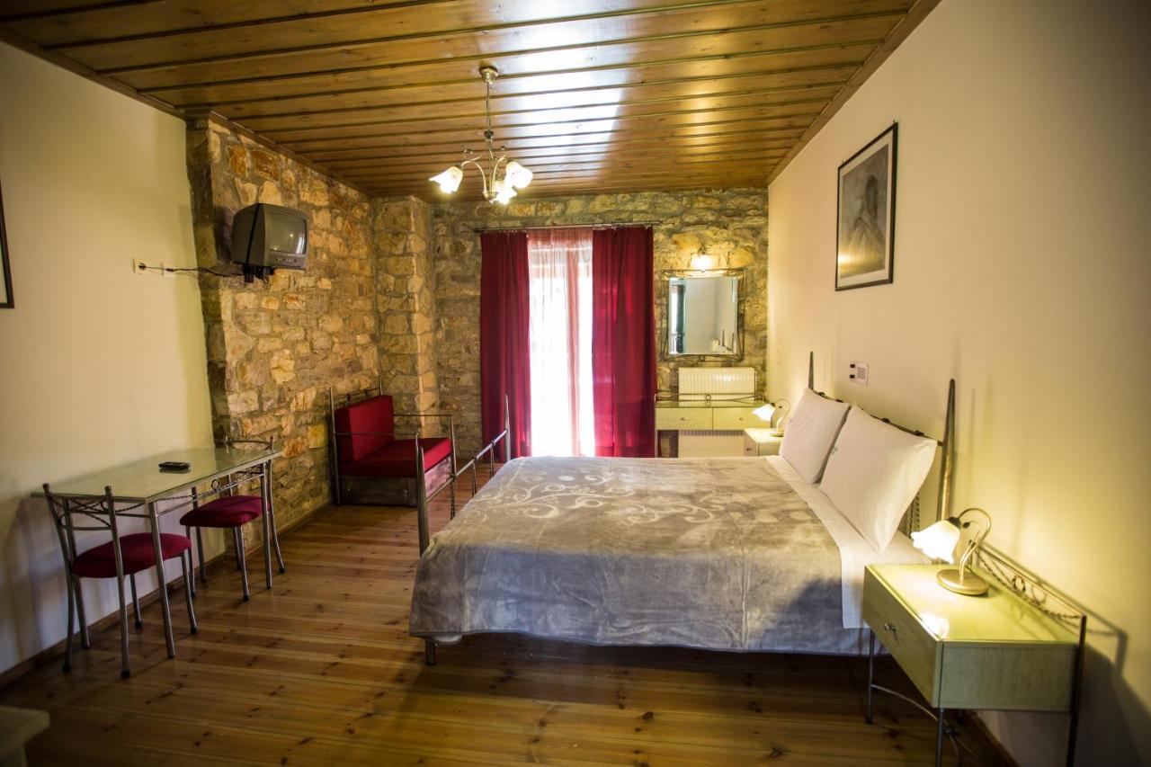 Village Inn Ano Chora Extérieur photo